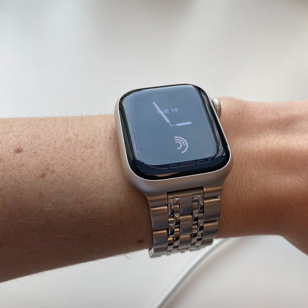 Apple Watch Series 7 41mm Starlight Aluminum Case - Sport + Metal Band